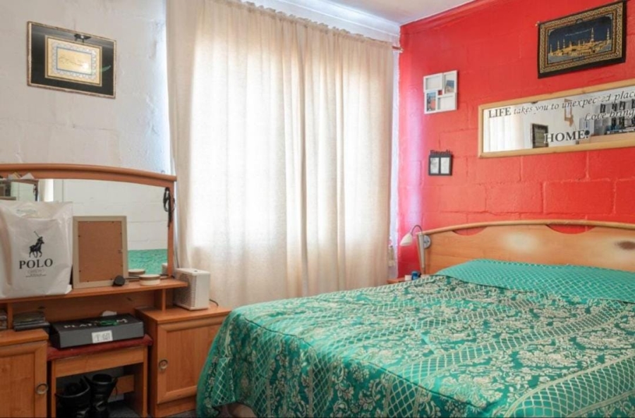 2 Bedroom Property for Sale in Manenberg Western Cape